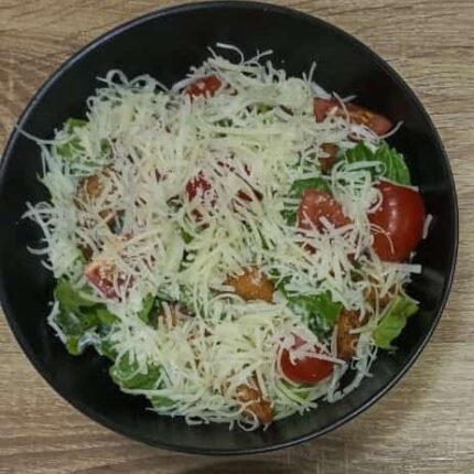 Салат Цезарь с креветками